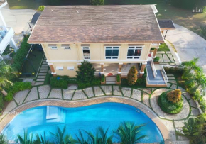 Practical Condo Layout with Full Furnishings near Airport -B2 5Garnet